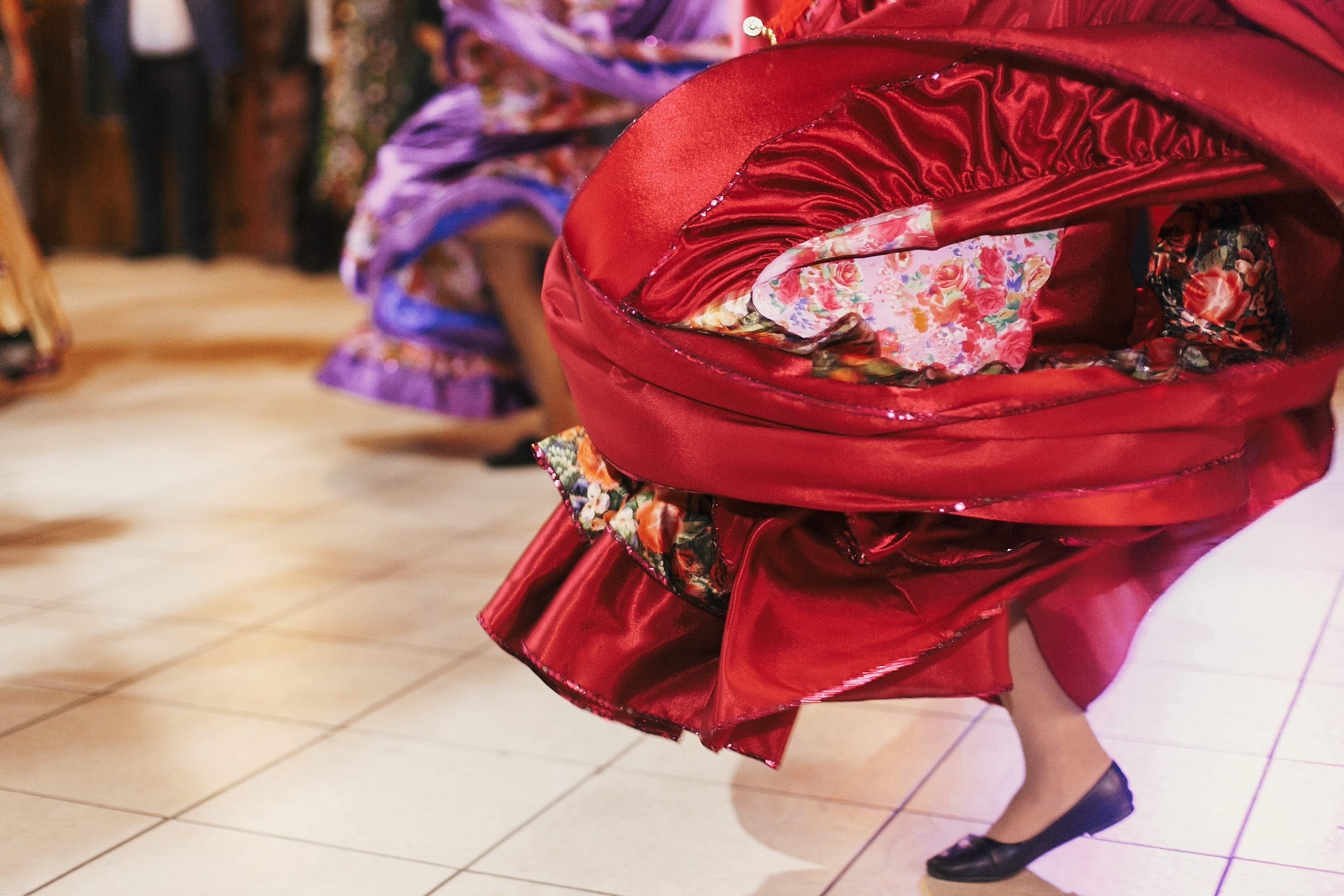 Retrato de maestros del cante flamenco en Andalucía, legado e influencia en el arte jondo, fondo tradicional